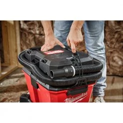 POWER TOOLS Milwaukee 0910-20 - M18 FUEL™ 6 Gallon Wet/Dry Vacuum 25 POWER TOOLS Milwaukee 0910-20 - M18 FUEL™ 6 Gallon Wet/Dry Vacuum