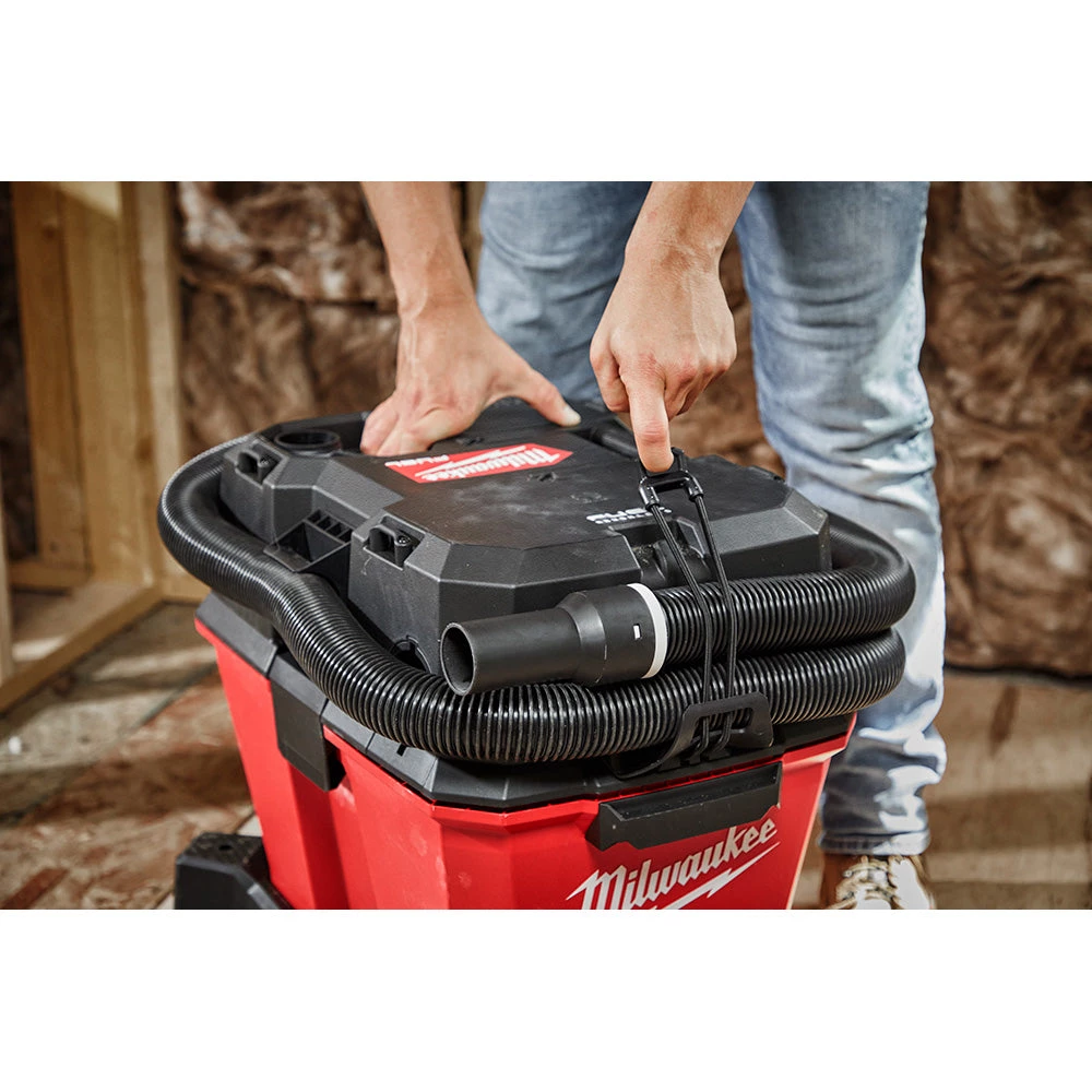 POWER TOOLS Milwaukee 0910-20 - M18 FUEL™ 6 Gallon Wet/Dry Vacuum 12 POWER TOOLS Milwaukee 0910-20 - M18 FUEL™ 6 Gallon Wet/Dry Vacuum