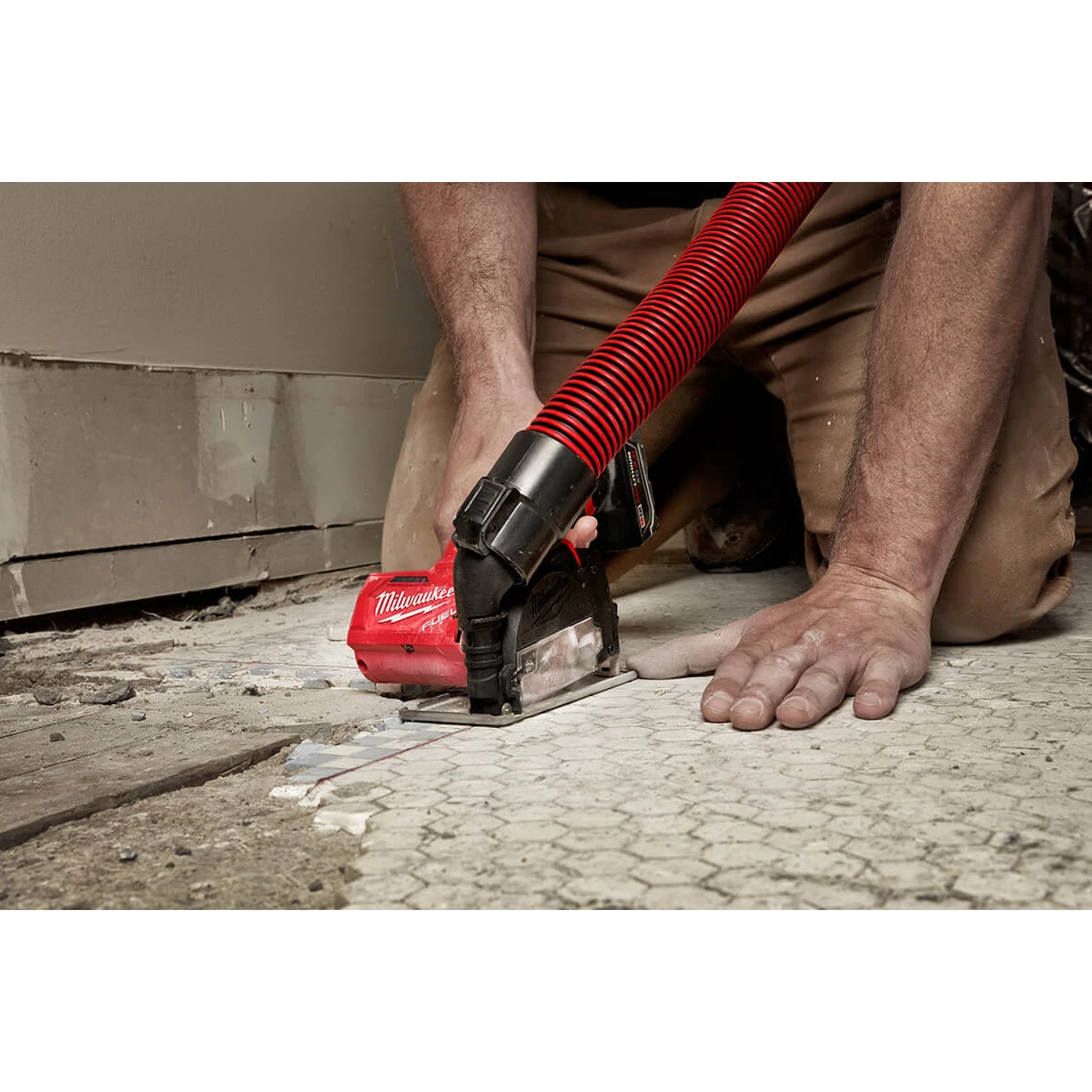 Milwaukee 2522-21XC - M12 FUEL™ 3" Compact Cut Off Tool - Kit 9 Milwaukee 2522-21XC - M12 FUEL™ 3" Compact Cut Off Tool - Kit