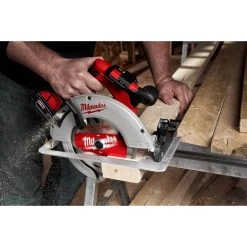 Milwaukee 2631-21 - M18™ Brushless 7-1/4" Circular Saw Kit SALE