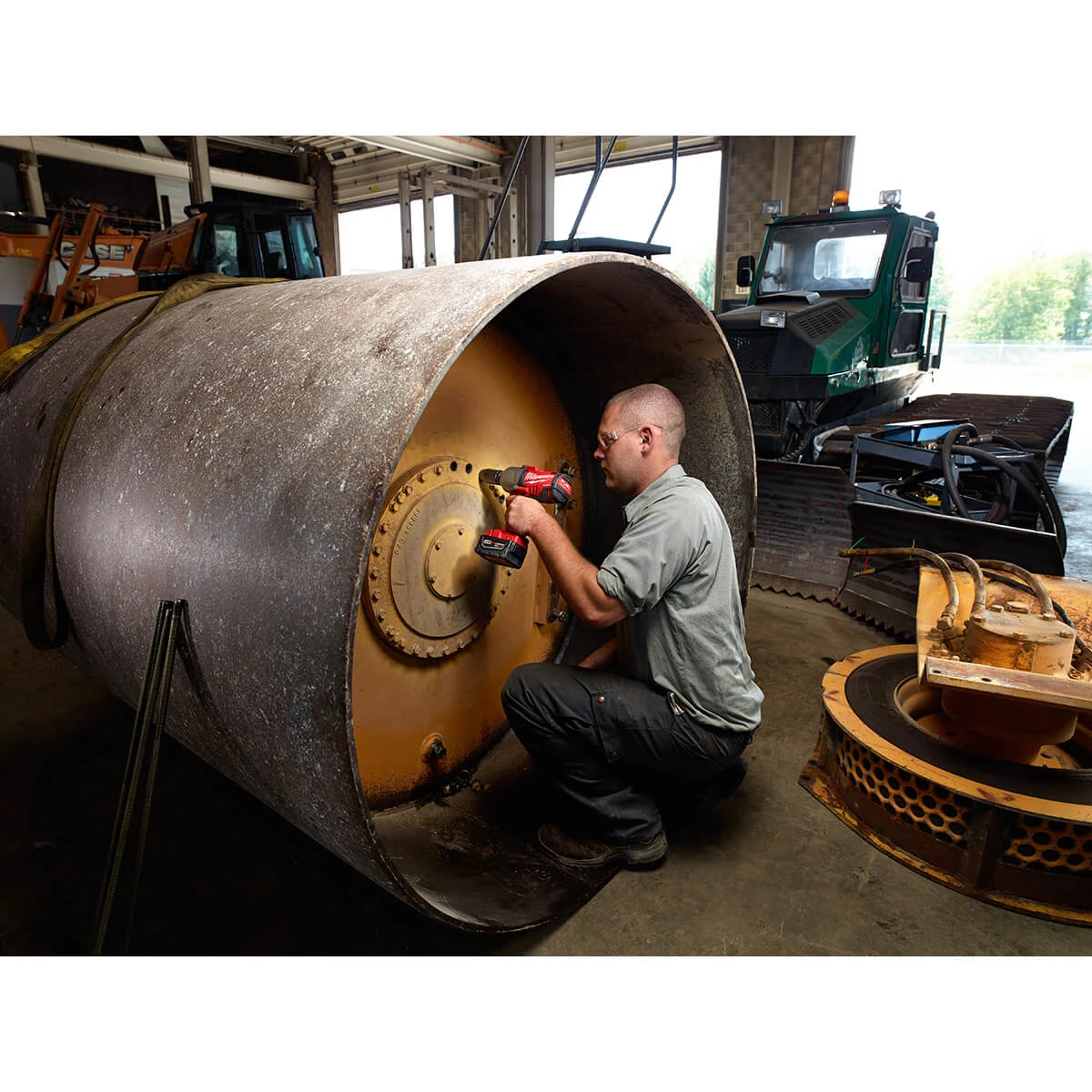 Milwaukee 2764-20 - M18 FUEL™ 3/4" High-Torque Impact Wrench With Friction Ring (Bare Tool) FASTENING 5 Milwaukee 2764-20 - M18 FUEL™ 3/4" High-Torque Impact Wrench With Friction Ring (Bare Tool) FASTENING