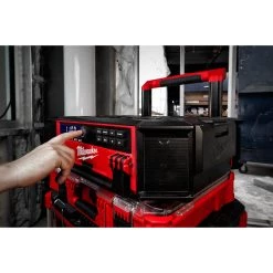 SALE Milwaukee 2950-20 - M18™ PACKOUT™ Radio + Charger