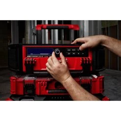 SALE Milwaukee 2950-20 - M18™ PACKOUT™ Radio + Charger