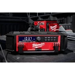 SALE Milwaukee 2950-20 - M18™ PACKOUT™ Radio + Charger