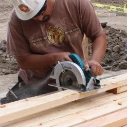 Makita 5007F - 15amp 7-1/4" Circular Saw With LED Light