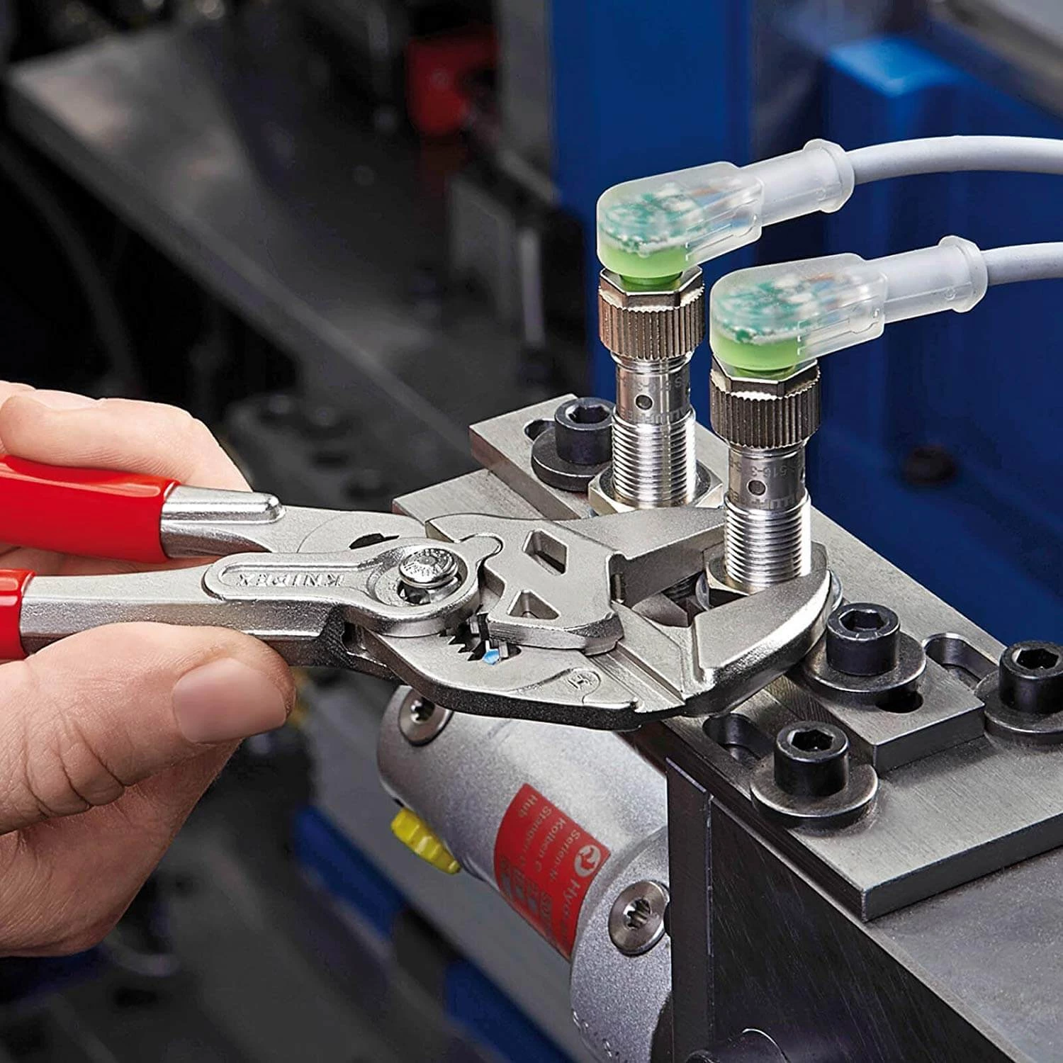 HAND TOOLS Knipex 8603180 - 7-1/4" Pliers Wrench 9 HAND TOOLS Knipex 8603180 - 7-1/4" Pliers Wrench