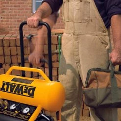 DEWALT D55146 - 1.6 HP CONTINUOUS, 225 PSI, 4.5 GALLON COMPRESSOR