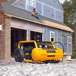 DEWALT D55146 - 1.6 HP CONTINUOUS, 225 PSI, 4.5 GALLON COMPRESSOR