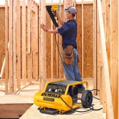 DEWALT D55146 - 1.6 HP CONTINUOUS, 225 PSI, 4.5 GALLON COMPRESSOR