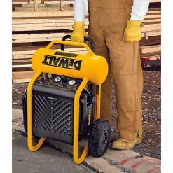 DEWALT D55146 - 1.6 HP CONTINUOUS, 225 PSI, 4.5 GALLON COMPRESSOR