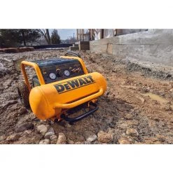 DEWALT D55146 - 1.6 HP CONTINUOUS, 225 PSI, 4.5 GALLON COMPRESSOR