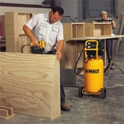 Dewalt D55168 - 1.6 HP Continuous, 200 PSI, 15 Gallon Workshop Com SALE
