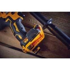 SALE DeWalt DCD999B - 20V MAX W/ FlexVolt Advantage Hammer Drill (Bare)