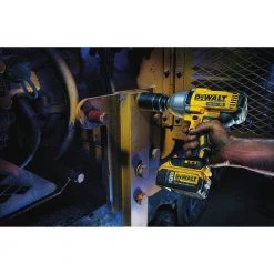 DEWALT DCF899P2 20V MAX* XR® HIGH TORQUE 1/2