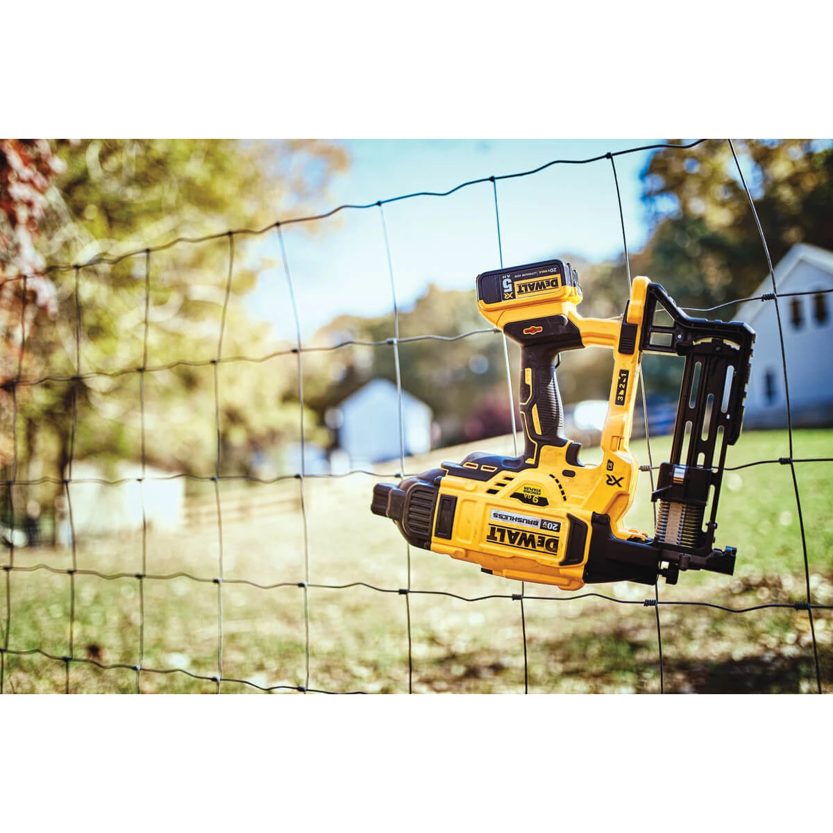 Dewalt DCFS950B 20V MAX* XR® 9 GA CORDLESS FENCING STAPLER (TOOL ONLY) POWER TOOLS 13 Dewalt DCFS950B 20V MAX* XR® 9 GA CORDLESS FENCING STAPLER (TOOL ONLY) POWER TOOLS