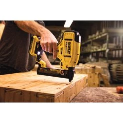 POWER TOOLS Dewalt DCN681D1 - 20V MAX 18GA NARROW CROWN STAPLER KT