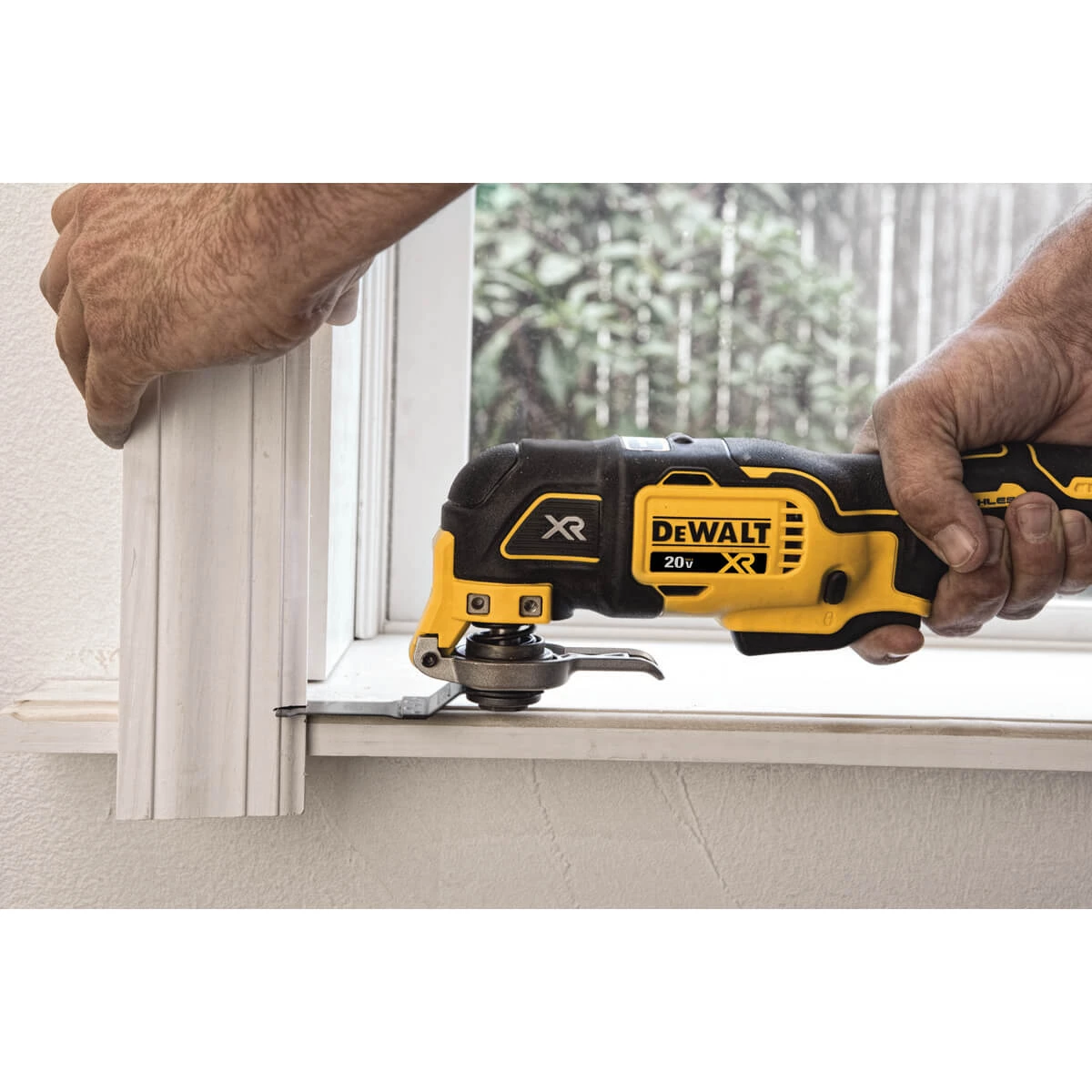 DEWALT DCS356B 20V MAX* XR® BRUSHLESS CORDLESS 3-SPEED OSCILLATING MULTI-TOOL (TOOL ONLY) 6 DEWALT DCS356B 20V MAX* XR® BRUSHLESS CORDLESS 3-SPEED OSCILLATING MULTI-TOOL (TOOL ONLY)