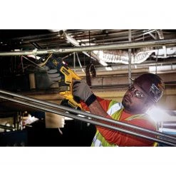 POWER TOOLS Dewalt DCS367P1 - 20V Brushless Compact Recip Saw Kit