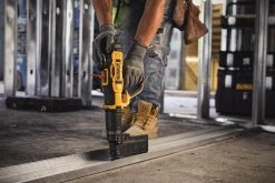 DEWALT DFD270MK - FULLY-AUTOMATIC .27 CALIBER POWDER-ACTUATED TOOL (MAGAZINE AND SINGLE SHOT KIT)
