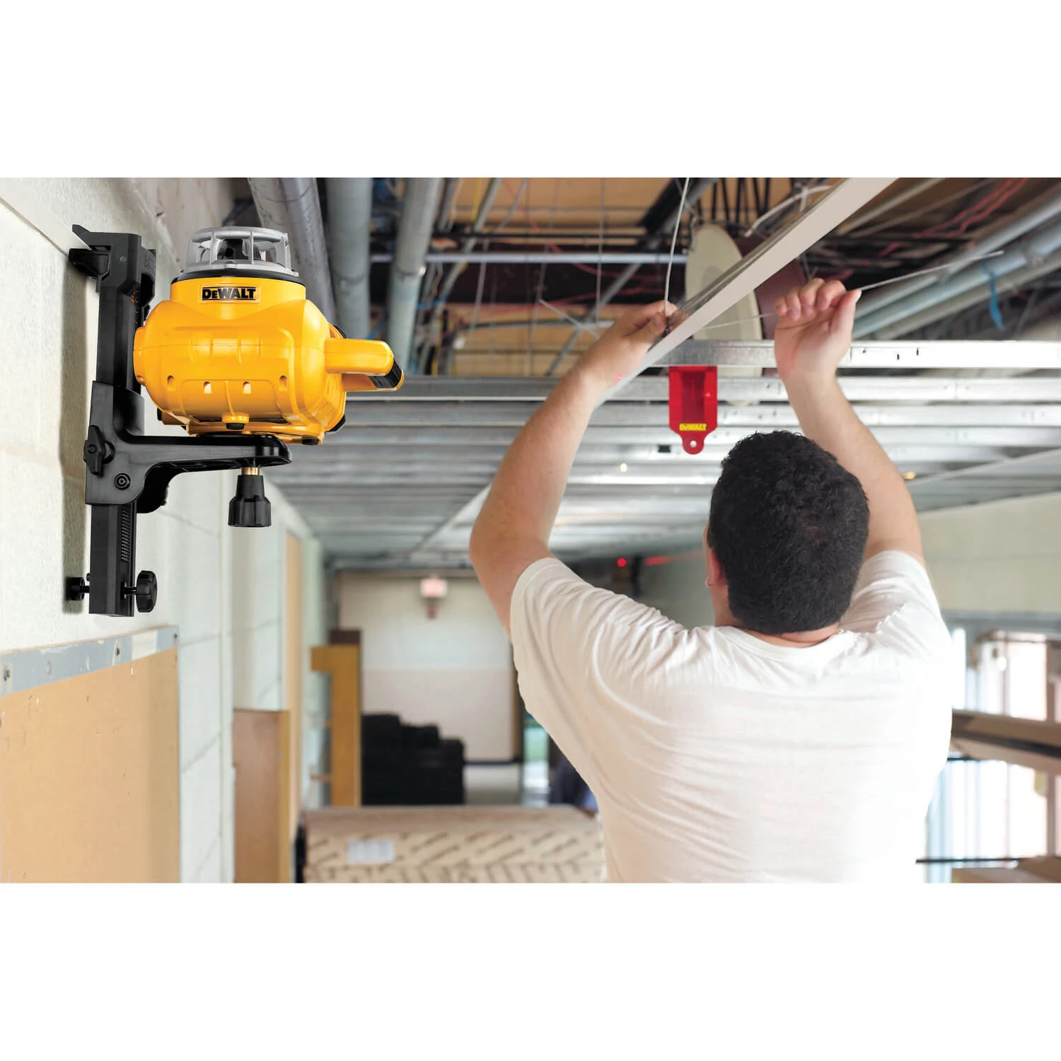 DeWALT DW079KD - 18V Cordless XRP Self-Leveling Rotary Laser Level for Indoor & Outdoor Use 12 DeWalt DW079KD - 18V Cordless XRP Self-Leveling Int/Ext WHAT'S NEW