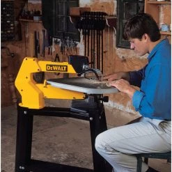 POWER TOOLS DeWalt DW788BS - 20'' Scroll Saw W/Stand & Lamp