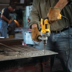 DeWalt DWD210G 1/2 IN. (13 MM.) VSR PISTOL GRIP DRILL