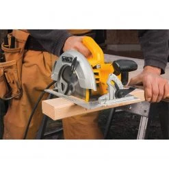 SALE DEWALT DWE575 - 7-1/4-Inch Lightweight Circular Saw
