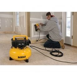 SALE DEWALT DWFP55126 - COMPRESSOR 6GAL 2.6SCFM