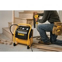 DEWALT DWFP55130 - COMPRESSOR 2.5GAL 3.0SCFM POWER TOOLS