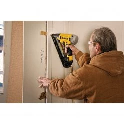 DeWalt DWFP72155 - Precision Point Angle Finish Nailer 15 Ga.