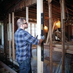 DEWALT DWHT43134 - 48 IN CARBON FIBER COMPOSITE BOX BEAM LEVEL