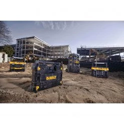 Dewalt DWST17510 - Tstak Bluetooth Radio Charger STORAGE 9 Dewalt DWST17510 - Tstak Bluetooth Radio Charger STORAGE