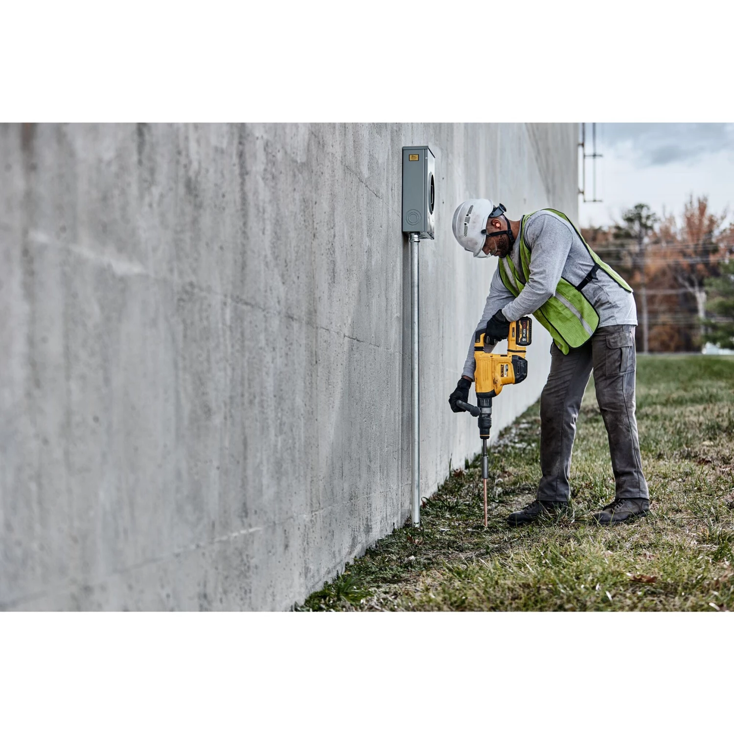 Dewalt Flexvolt - DCH832X1 60V MAX* 15 Lb. Cordless SDS Max Chipping Hammer Kit POWER TOOLS 11 Dewalt Flexvolt - DCH832X1 60V MAX* 15 Lb. Cordless SDS Max Chipping Hammer Kit POWER TOOLS