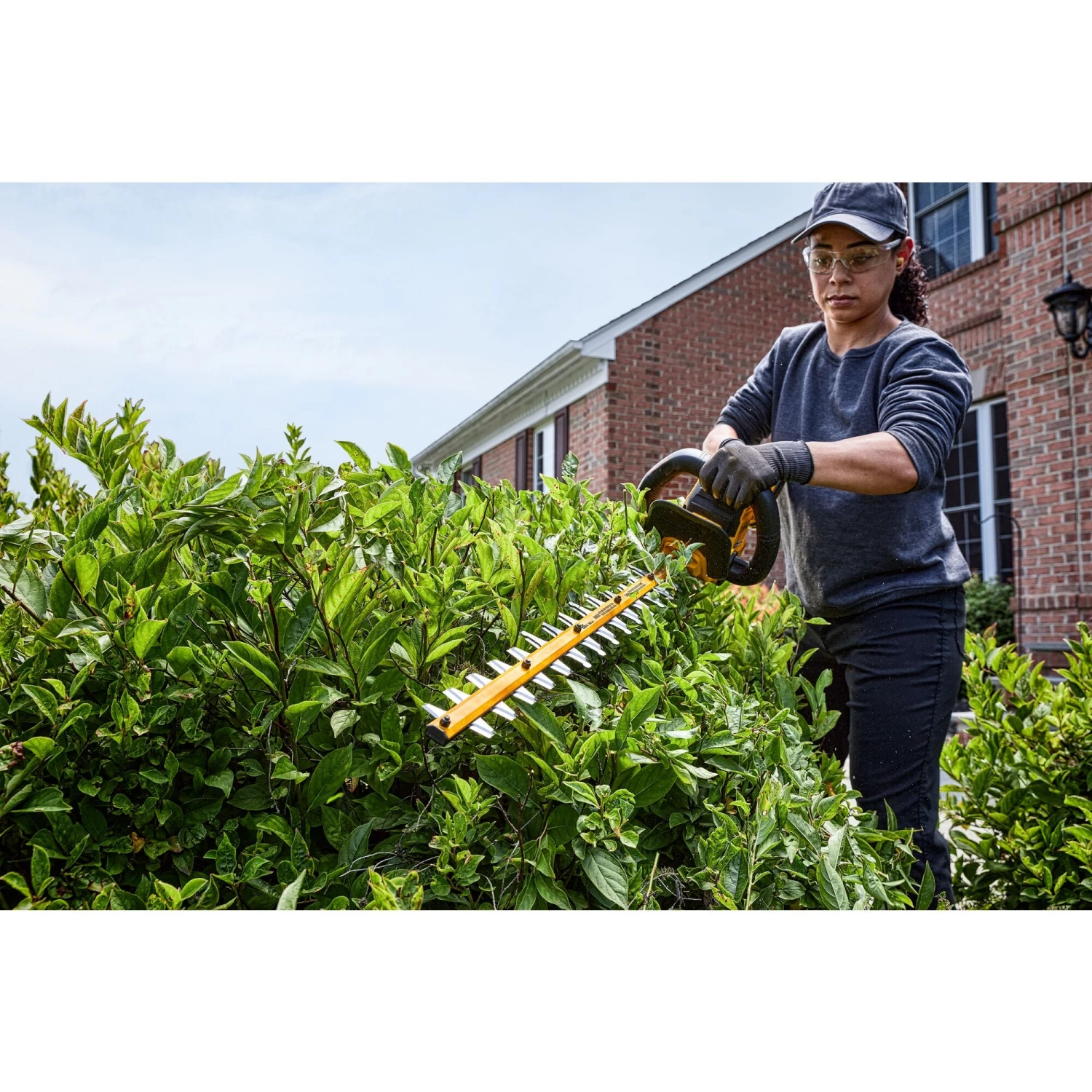 OUTDOOR TOOLS Dewalt DCHT870B 60V MAX* 26 In. Brushless Cordless Hedge Trimmer (Tool Only) 10 OUTDOOR TOOLS Dewalt DCHT870B 60V MAX* 26 In. Brushless Cordless Hedge Trimmer (Tool Only)