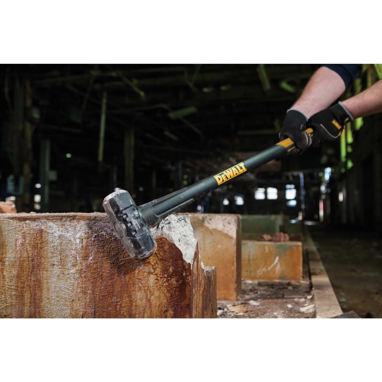 DeWalt DWHT56027 6 Lb. EXOCORE™ Sledge Hammer HAND TOOLS 7 DeWalt DWHT56027 6 Lb. EXOCORE™ Sledge Hammer HAND TOOLS