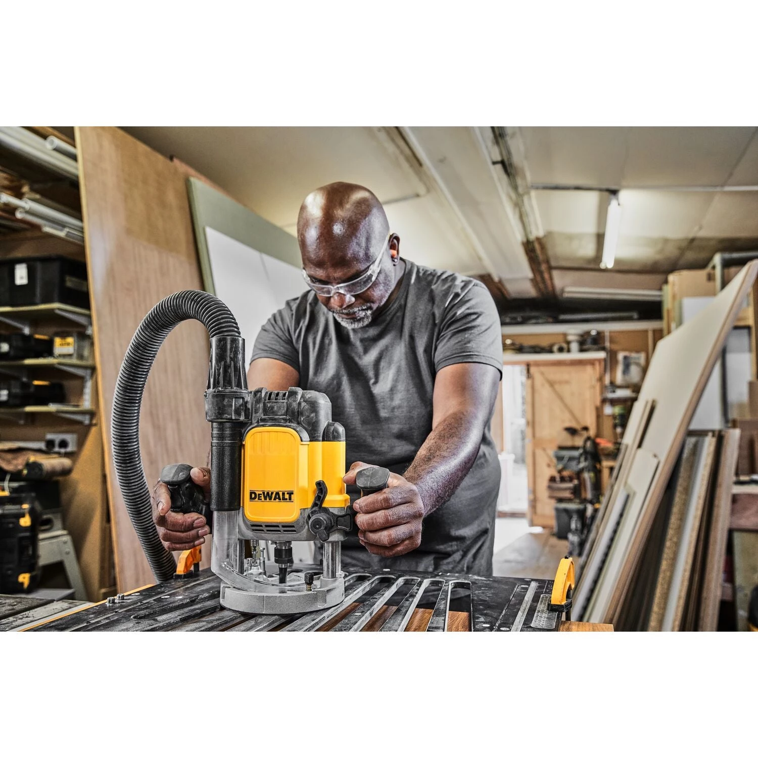 DeWALT DWE625 15 Amp Corded 1/2 In. Plunge Router - Latest Model 5 DeWalt DWE625 - 15 Amp Corded 1/2 In. Plunge Router WHAT'S NEW