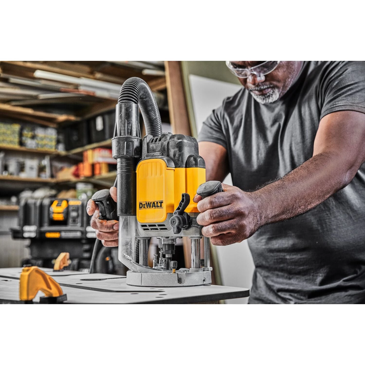 DeWALT DWE625 15 Amp Corded 1/2 In. Plunge Router - Latest Model 10 DeWalt DWE625 - 15 Amp Corded 1/2 In. Plunge Router WHAT'S NEW