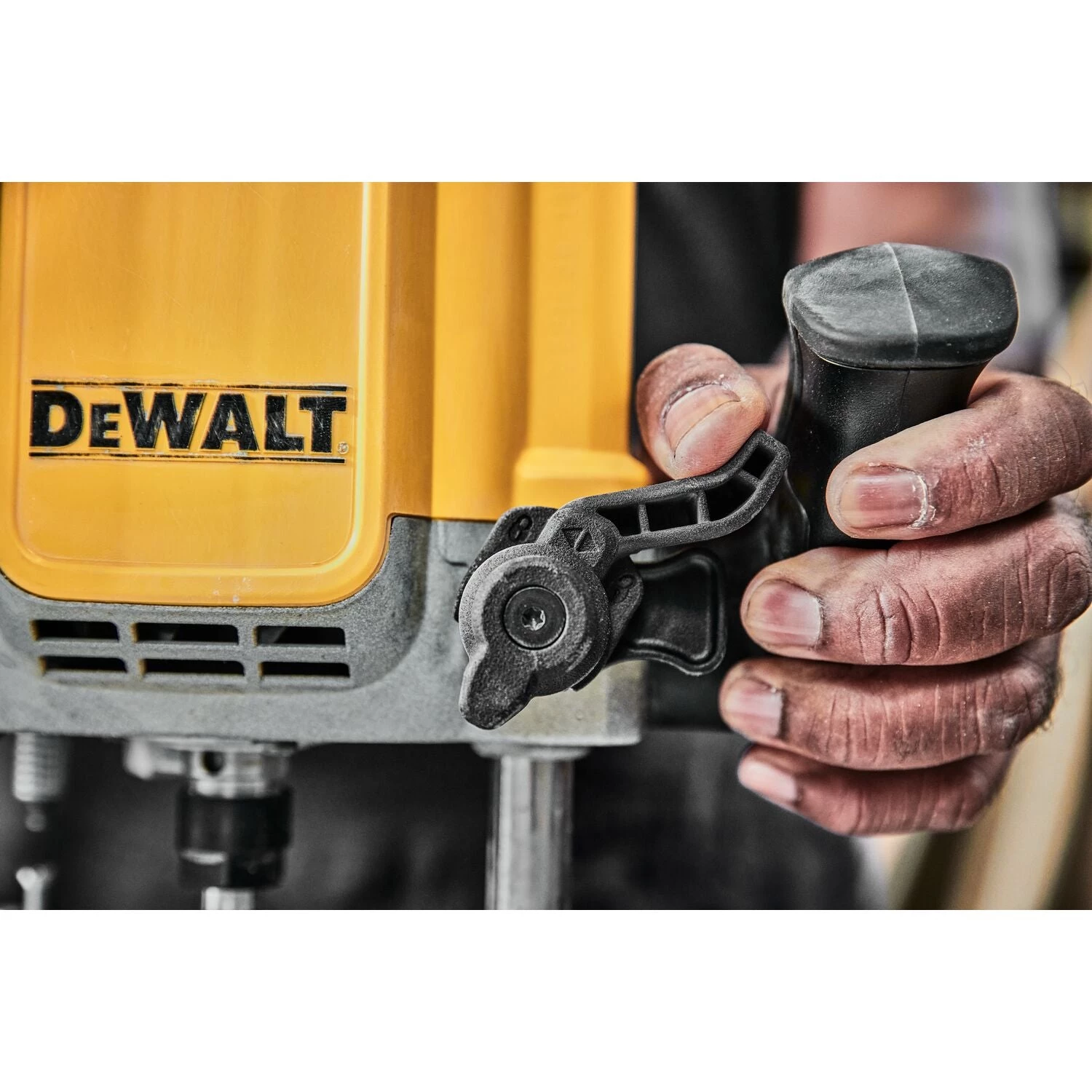 DeWALT DWE625 15 Amp Corded 1/2 In. Plunge Router - Latest Model 9 DeWalt DWE625 - 15 Amp Corded 1/2 In. Plunge Router WHAT'S NEW