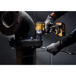FASTENING DEWALT DCF922B ATOMIC 20V MAX* 1/2 IN. CORDLESS IMPACT WRENCH WITH DETENT PIN ANVIL (TOOL ONLY)