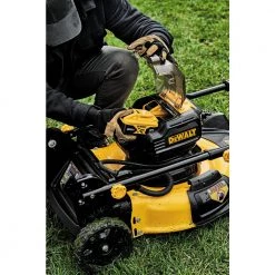 WHAT'S NEW DEWALT DCMWP233U2-CA 2X20V MAX* 21-1/2 IN. BRUSHLESS CORDLESS PUSH MOWER